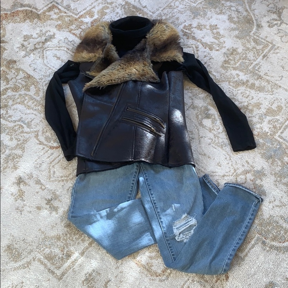 Yoki Fun Faux Fur Vest - Size Large
